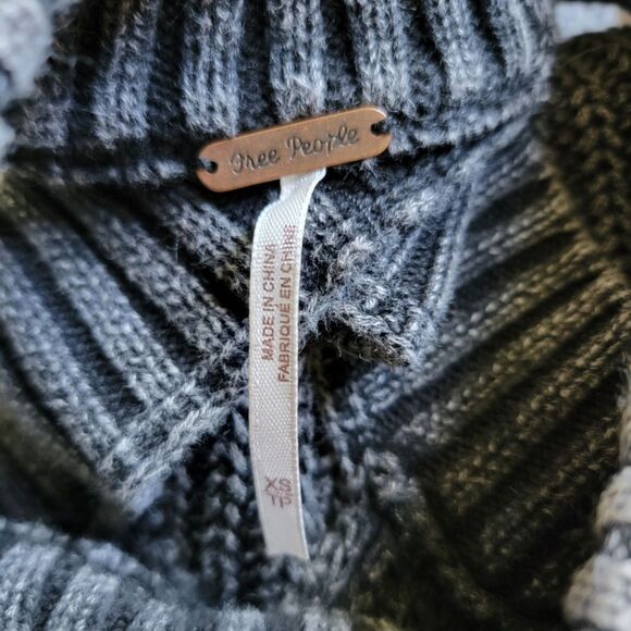 Free People XS Grey Vintage Wash Ribbed Open Shoulder Sweater - Picture 5 of 5